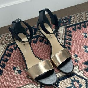 Via Spiga high heel sandals gold and black
